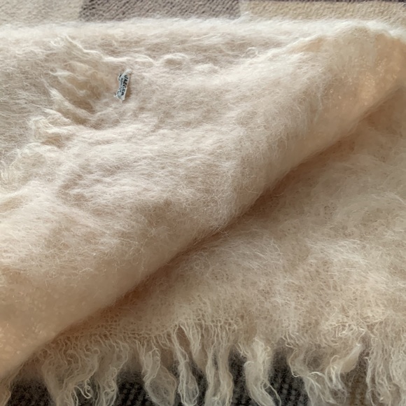 JAEGER MOHAIR Scarf Wrap Shawl Made in Great Britain - Picture 14 of 15